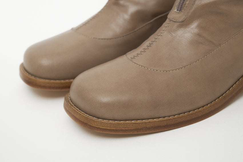 Cove Boot Oil Nappa Taupe