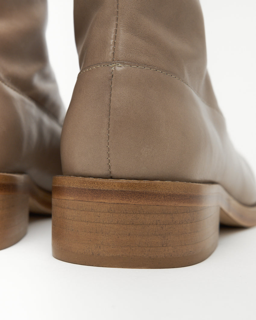 Cove Boot Oil Nappa Taupe