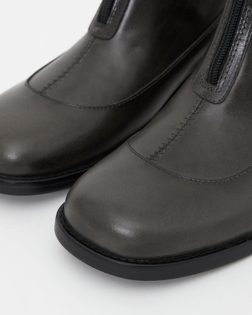 Cove Boot Pull-up Leather Grey