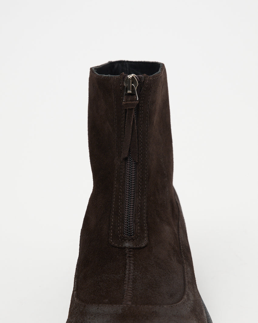 Close up shot of zipper and upper on Cove Boot in dark brown wax-treated suede by Paracia.