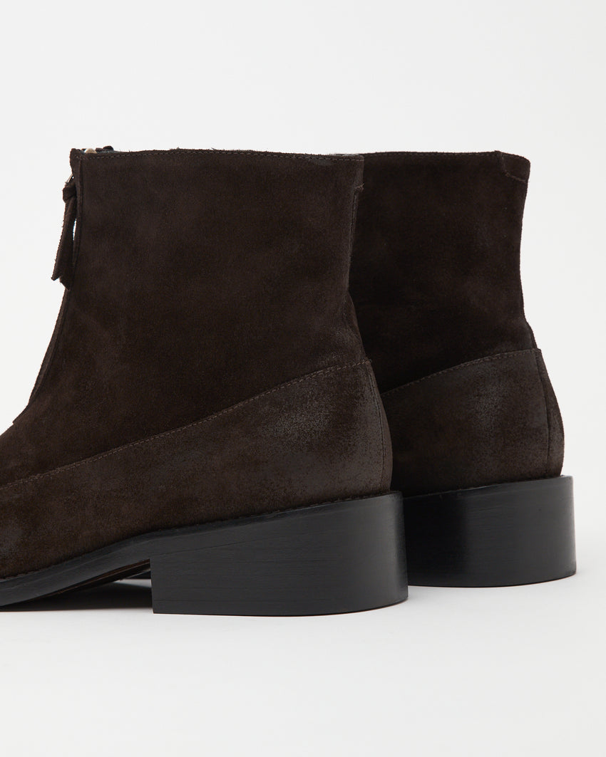 Rear view of heel construction on Cove Boot in dark brown wax-treated suede by Paracia.