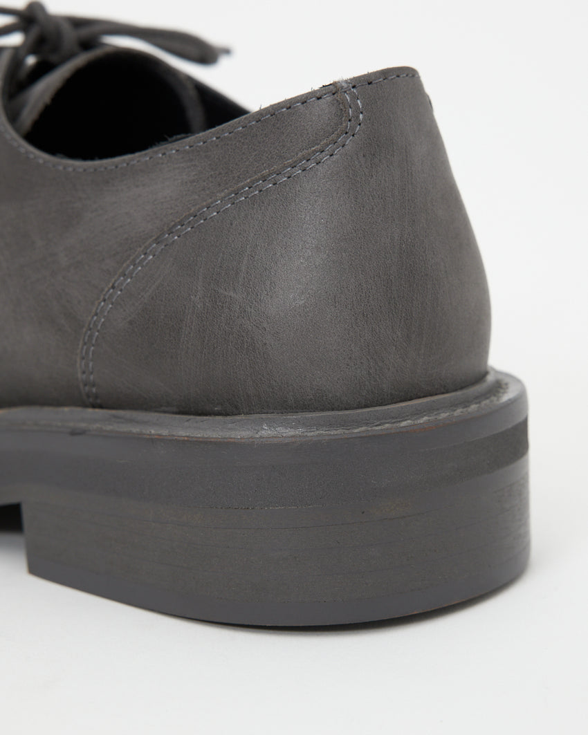Mid-Heel Derby Distressed Leather Gris