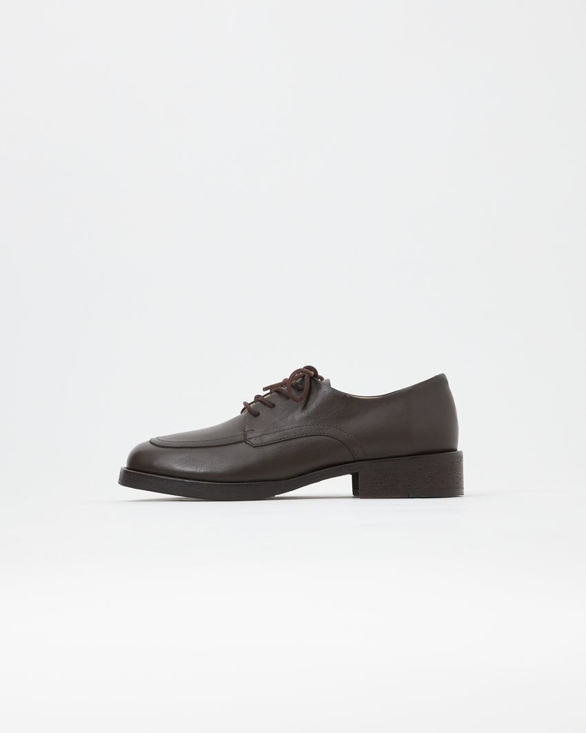 Old Buster Calfskin Umber, side profile view of a single derby shoe