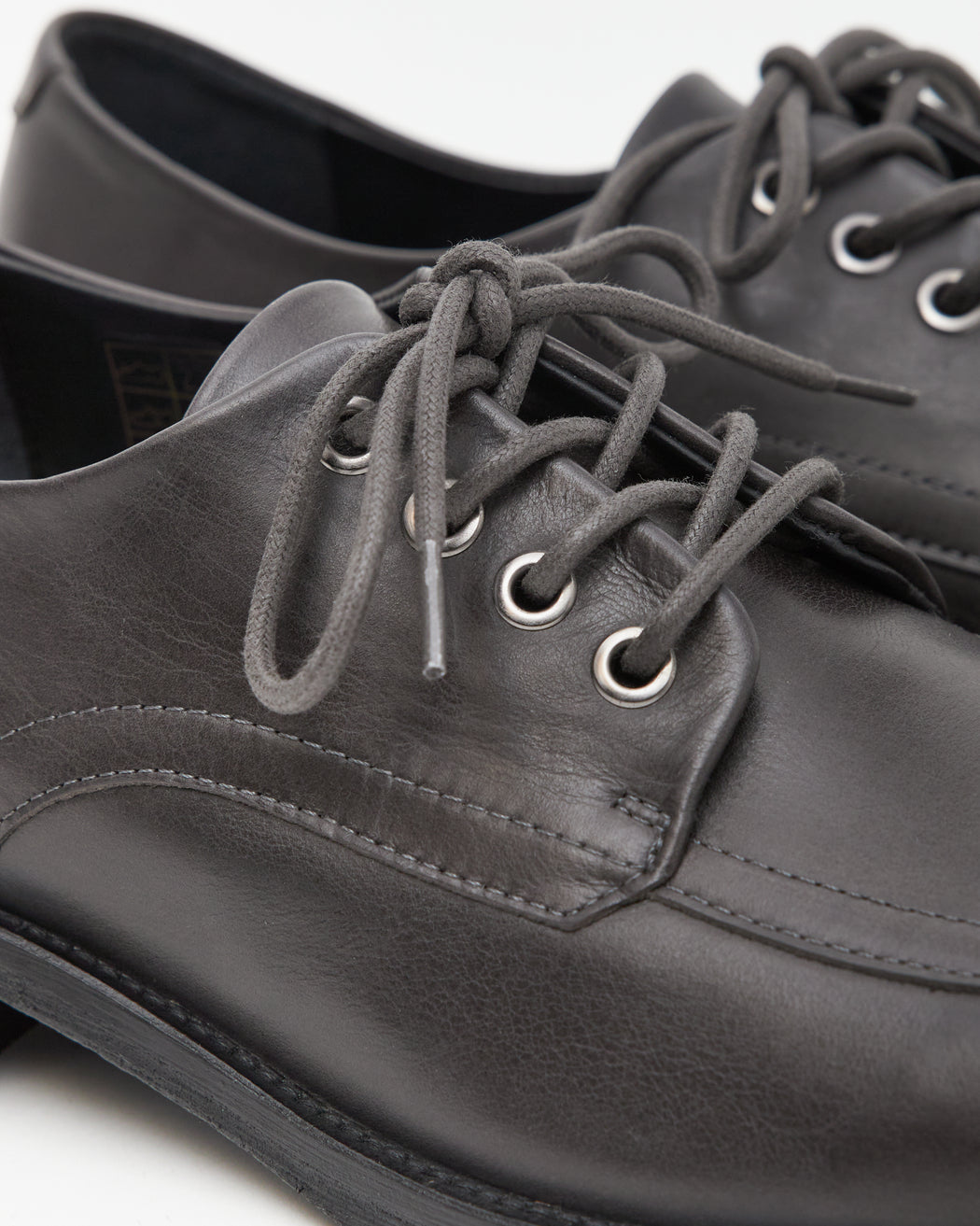 Old Buster Oil Nappa Dark Grey